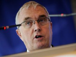 El presidente de la Unión Ciclista Internacional, Pat McQuaid en una conferencia de prensa. AFP  /