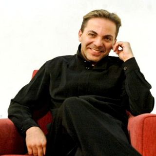Cristian Castro le arrebata el primer lugar a Shakira