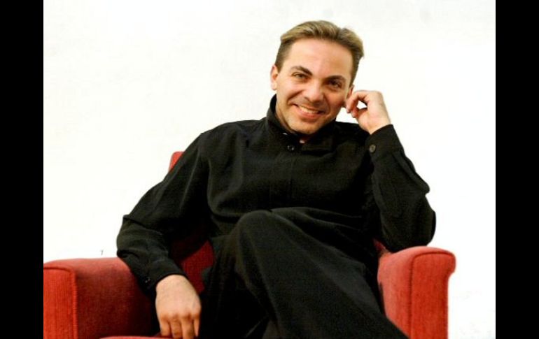 El cantante mexicano comienza a coshechar éxitos con este álbum tributo. E. BARRERA  /