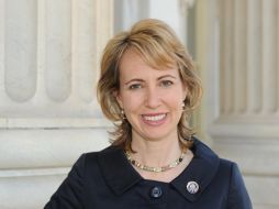 La representante por Arizona, Gabrielle Giffords, será trasladada a un centro de rehabilitación en Houston. ARCHIVO  /