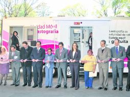 Margarita Zavala y José Ángel Córdova invitan a las mujeres de más de 20 años a que “tomen más en serio su salud”. EL UNIVERSAL  /