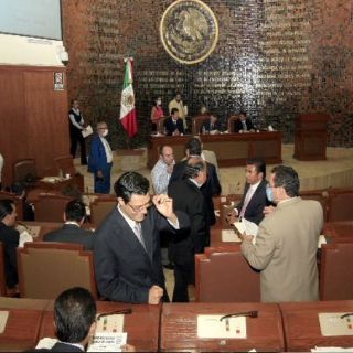 Proponen diputados pasar lista al principio y al final de las sesiones