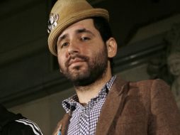 El traje de Fuentes, así como el de su futuro esposo, fueron elaborados por costureras de la isla. EFE  /