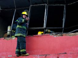 Al lugar llegó personal de Bomberos de Guadalajara y Paramédicos de la Cruz Roja, para atender el siniestro. A. GARCÍA  /