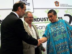 Beatriz Paredes, Gustavo Madero y el presidente de la Confederación de Cámaras Industriales, Salomón Presburguer (c). EL UNIVERSAL  /