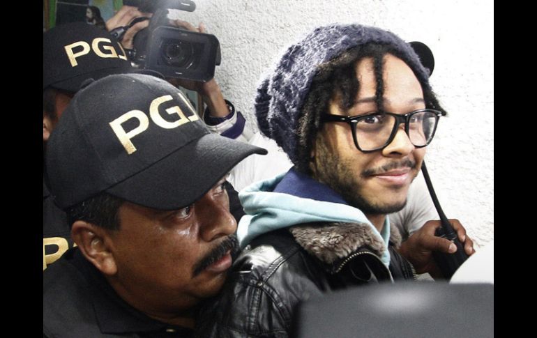 La detención del cantante ha convocado a decenas de medios de comunicación. REUTERS  /