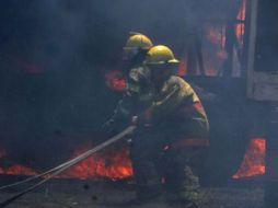 La causa del fuego no fue aclarada de inmediato, pero se cree que comenzó en un cuarto reservado para fumar narguiles. ARCHIVO  /