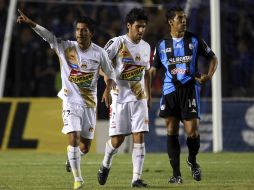 Elías Hernández festeja el gol anotado en tiempo de compensación. MEXSPORT  /