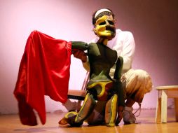 El curso que impartirá el titiritero Ignacio Larios, será gratuito. E. BARRERA  /