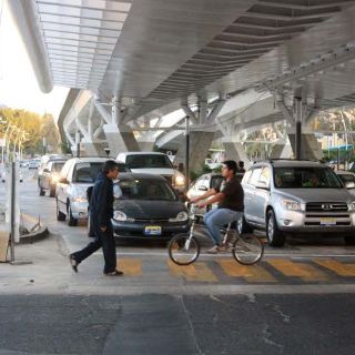 Abren carriles inferiores del puente atirantado