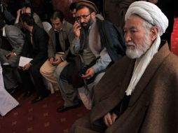 Miembros del parlamento, reunidos en un hotel en Kabul. AFP  /