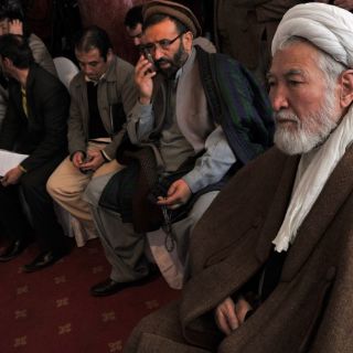 Karzai se retracta para terminar con conflicto por Parlamento