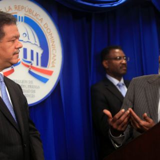 Preval deja abierto un posible regreso de Aristide