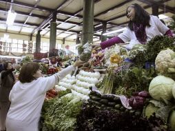 Hacienda estima que la inflación para todo enero será inferior a la de 1.09% registrada en enero de 2010. EFE  /