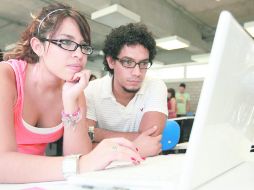 A través de su portal web, los interesados podrán seguir el proceso para ser candidatos a una beca de posgrado. EL INFORMADOR  /