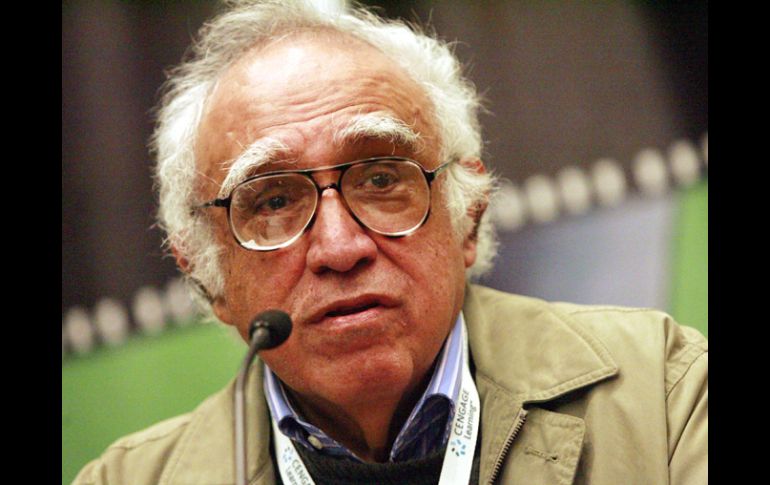 Carlos Monsiváis (1938-2010) está presente en el reciente número de Blanco Móvil, a través de un homenaje .EL UNIVERSAL  /