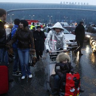 Explosión en aeropuerto en Rusia mata al menos a 10 personas