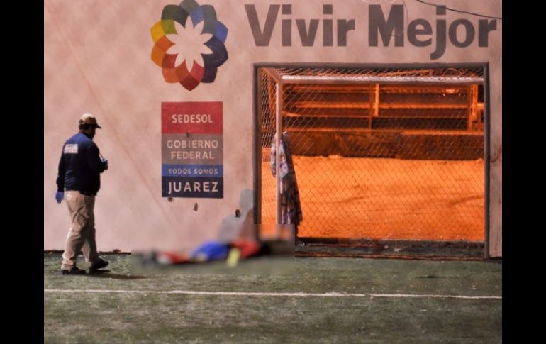 La cancha donde ocurrió el crimen forma parte del programa de reconstrucción social 'Todos somos Juárez'. AFP  /