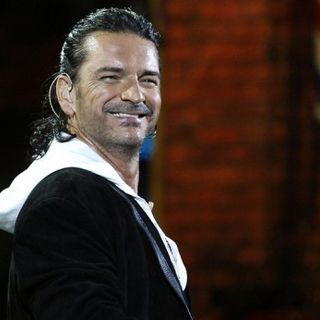 Ricardo Arjona se vuelve actor de ''Poquita ropa''
