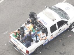 Según el reglamento los policías podrán realizar revisiones a vehículos como los agentes de Vialidad. A. CAMACHO  /