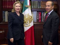 En reunión en Los Pinos, Felipe Calderón señaló la importancia de fortalecer áreas de interés compartido entre las dos naciones. EFE  /