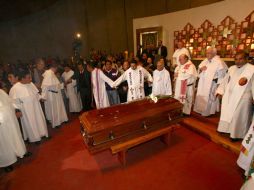 Entre oraciones religiosa y consignas, dieron el último adiós al obispo emérito Samuel Ruiz García. NTX  /