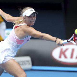 Wozniacki sale adelante