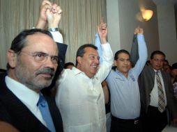 Marcos Parra Gómez se suma a la campaña del perredista Ángel Heladio Aguirre Rivero. EL UNIVERSAL  /