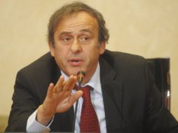 El francés Michel Platini se ha mostrado a favor del que el Mundial de Qatar 2022 se dispute en invierno. EFE  /