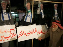 Partidarios de Hamás acuden a una protesta por la cooperación de la ANP con Israel para abatir al grupo radical. AFP  /