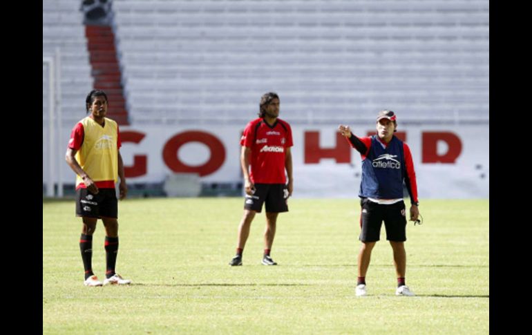Costly (Izq.) ya podría ser tomado en cuenta por el técnico Galindo para jugar ante el América. E. PACHECO  /