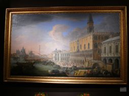 La pintura presenta una imagen del muelle de Venecia. ESPECIAL  /