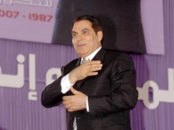 El ex presidente de Túnez, Zine El-Abidine Ben Ali, en una reunión con sus simpatizantes en 2007. AFP  /