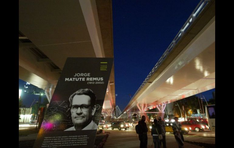 Esta noche se inauguró el Parque Lineal Jorge Matute Remus. E. BARRERA  /