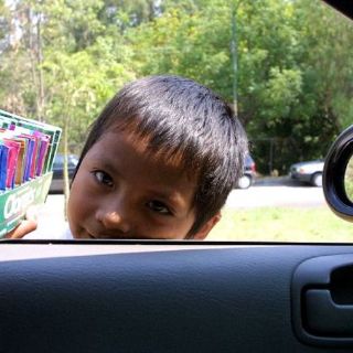 La baja de remesas causa empleo infantil