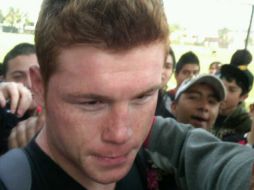 Saúl Álvarez habló con la prensa tras visitar al conjunto rojinegro. G. LÓPEZ  /