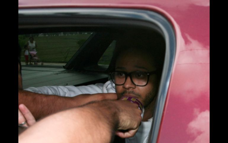 Kalimba habla con un reportero tras ser liberado de la prisión de Chetumal. REUTERS  /