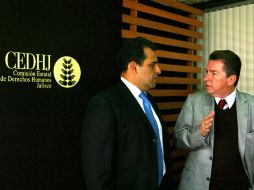 Felipe Álvarez, presidente de la CEDHJ, al lado de Pablo Arredondo, rector del CUCSH. E. BARRERA  /