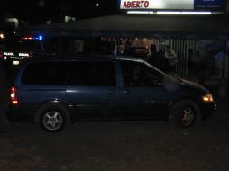 Aspecto de la camioneta en que fue trasladado Felipe Ríos luego de ser agredido por arma de fuego en su negocio. O. RUVALCABA  /