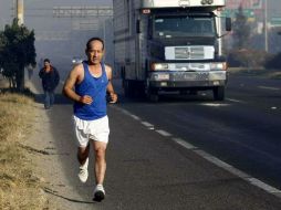 Señalan médicos que debe realizarse un calentamiento muscular previo a la actividad física. ARCHIVO  /