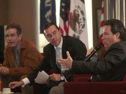 Luis Miguel González, Jaime Rábago y Diego Petersen, durante el evento organizado ayer por la American Chamber. S. NÚÑEZ  /