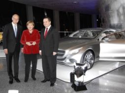 Angela Merkel antes de la ceremonia de motivo del 125 aniversario  de la primera Carl Benz. REUTERS  /
