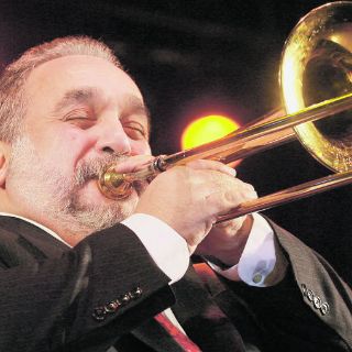 Willie Colón enfrenta demanda por plagio