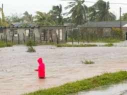 Una intensa granizada caída horas antes aumentó el caudal del río Molle Punku que buena parte del año está seco. ARCHIVO  /