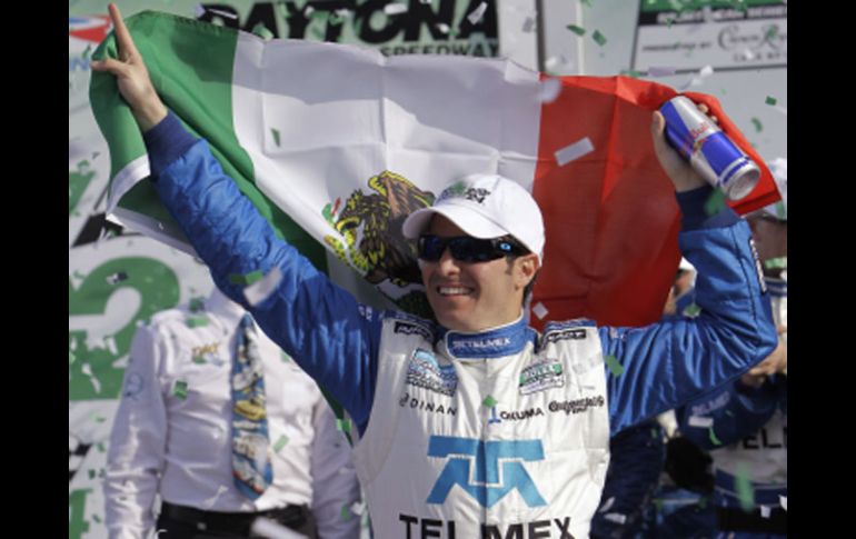 Memo Rojas durante el festejo en Daytona. AP  /