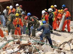 Bomberos y rescatistas de Mexico, Chile, Peru, Brazil, Argentina y Venezuela. AFP  /