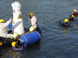 Participantes de la carrera a nado. AFP  /