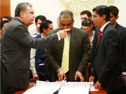 La salida de Carlos Corona (derecha) de la Secretaría General es uno de los episodios que marcó este primer año de gestión. A. GARCÍA  /