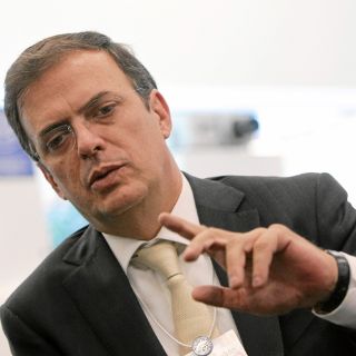 Ebrard apoya a Aguirre tras jornada electoral