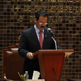 Presenta Jesús Casillas primer informe; reconoce tropiezos administrativos